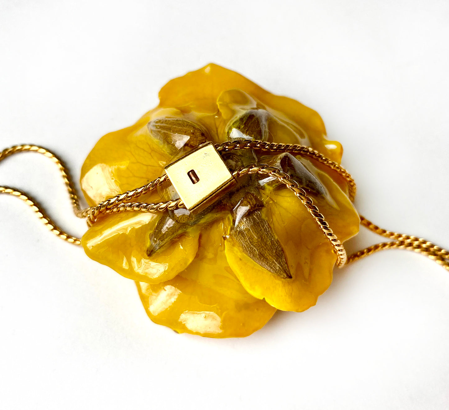 Mini Rose Mini 1.5-2.25 inch Pendant Necklace 18 inch Gold Plated 24K (Yellow)