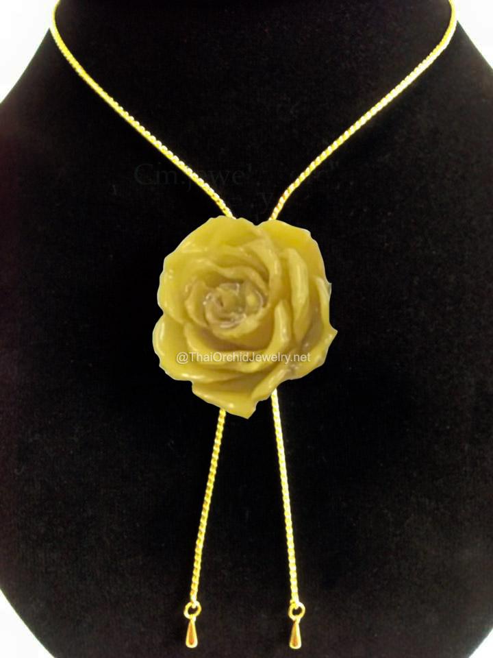 Mini Rose Mini 1.5-2.25 inch Pendant Necklace 18 inch Gold Plated 24K (Yellow)
